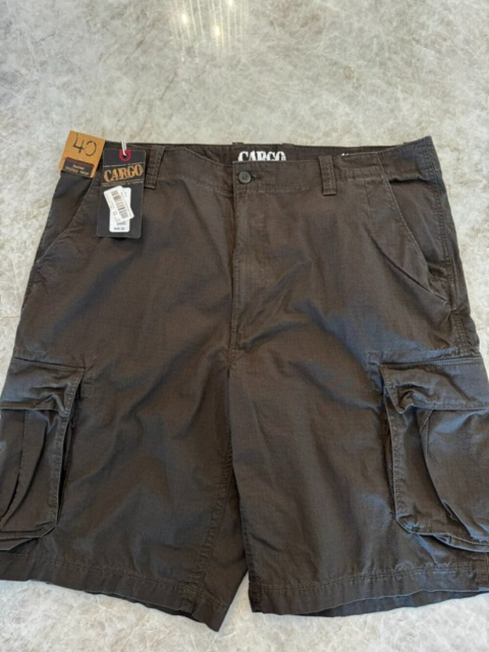 NWT Roundtree & Yorke Dark Brown Cargo Shorts Size 40